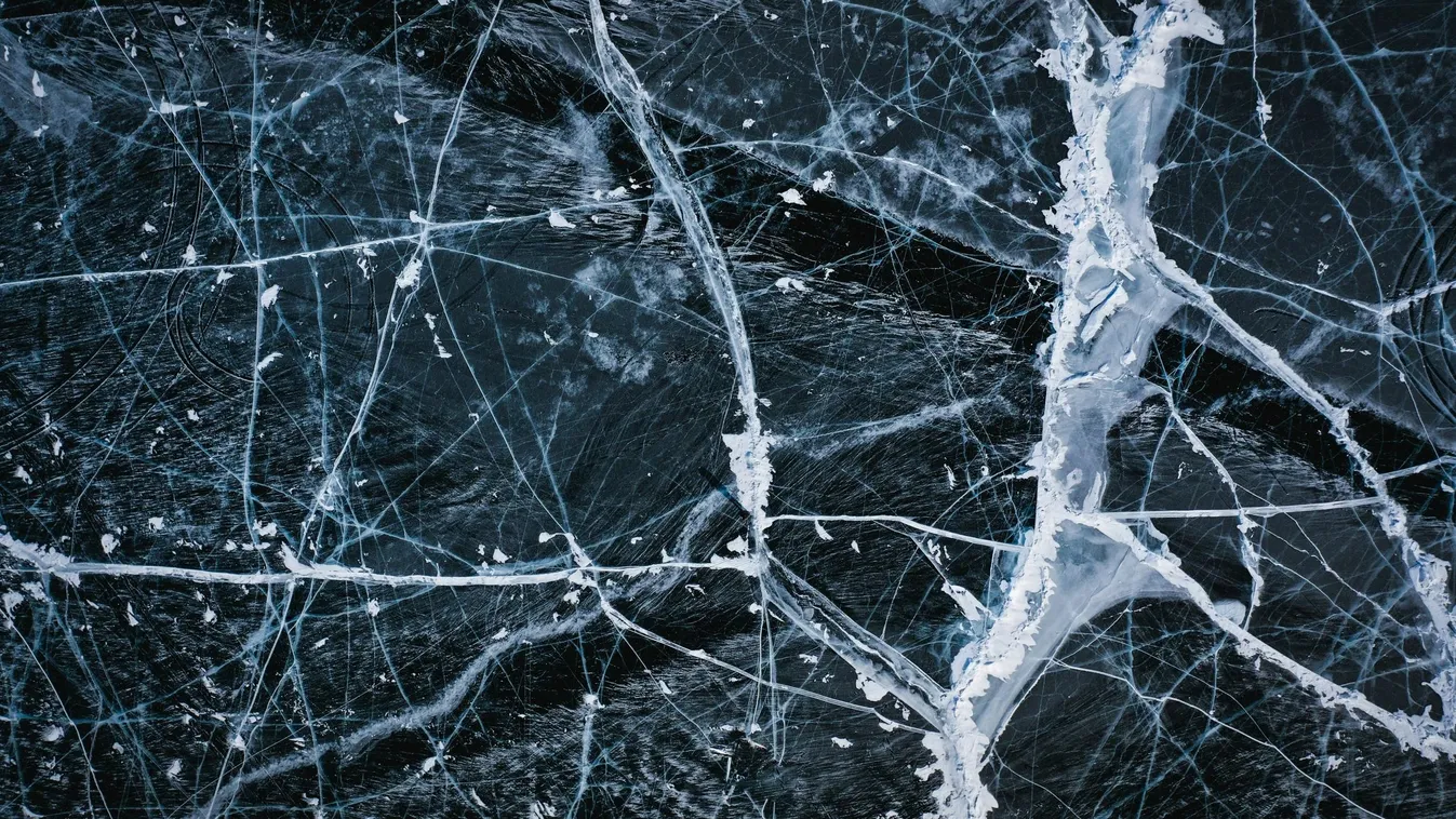 Horgászó férfiak alatt szakadt be a jég