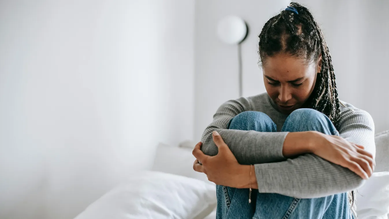 Aggódik, mert a párja nem akarja vele tölteni az éjszakát