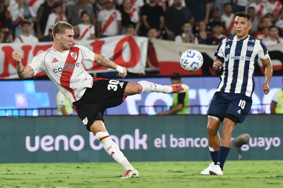 Franco Mastantuonóért (balra) ringbe száll a Liverpool, Szoboszlai posztriválisa lehet