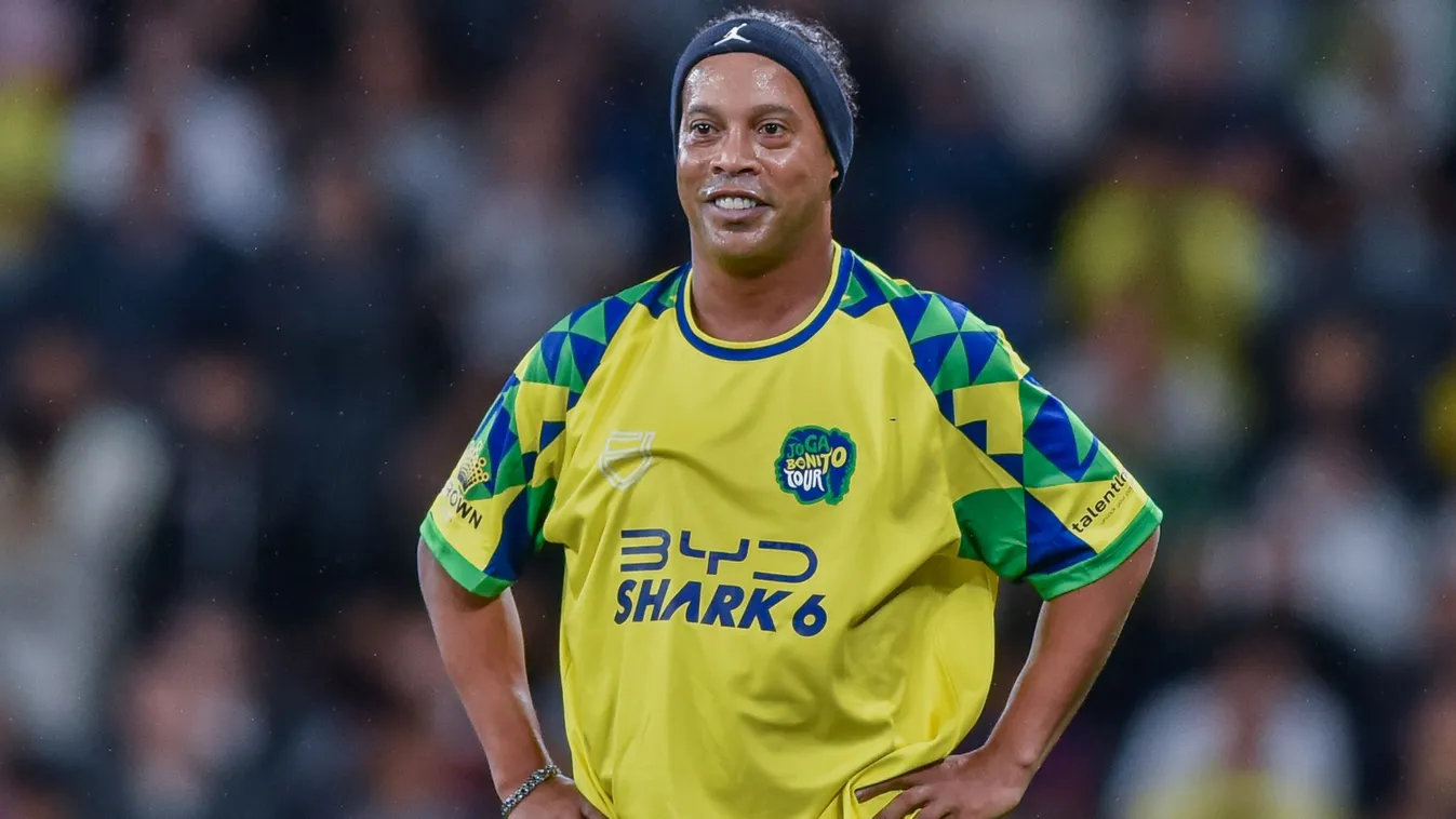 Ronaldinhót összehozták egy 72 éves szexszimbólummal