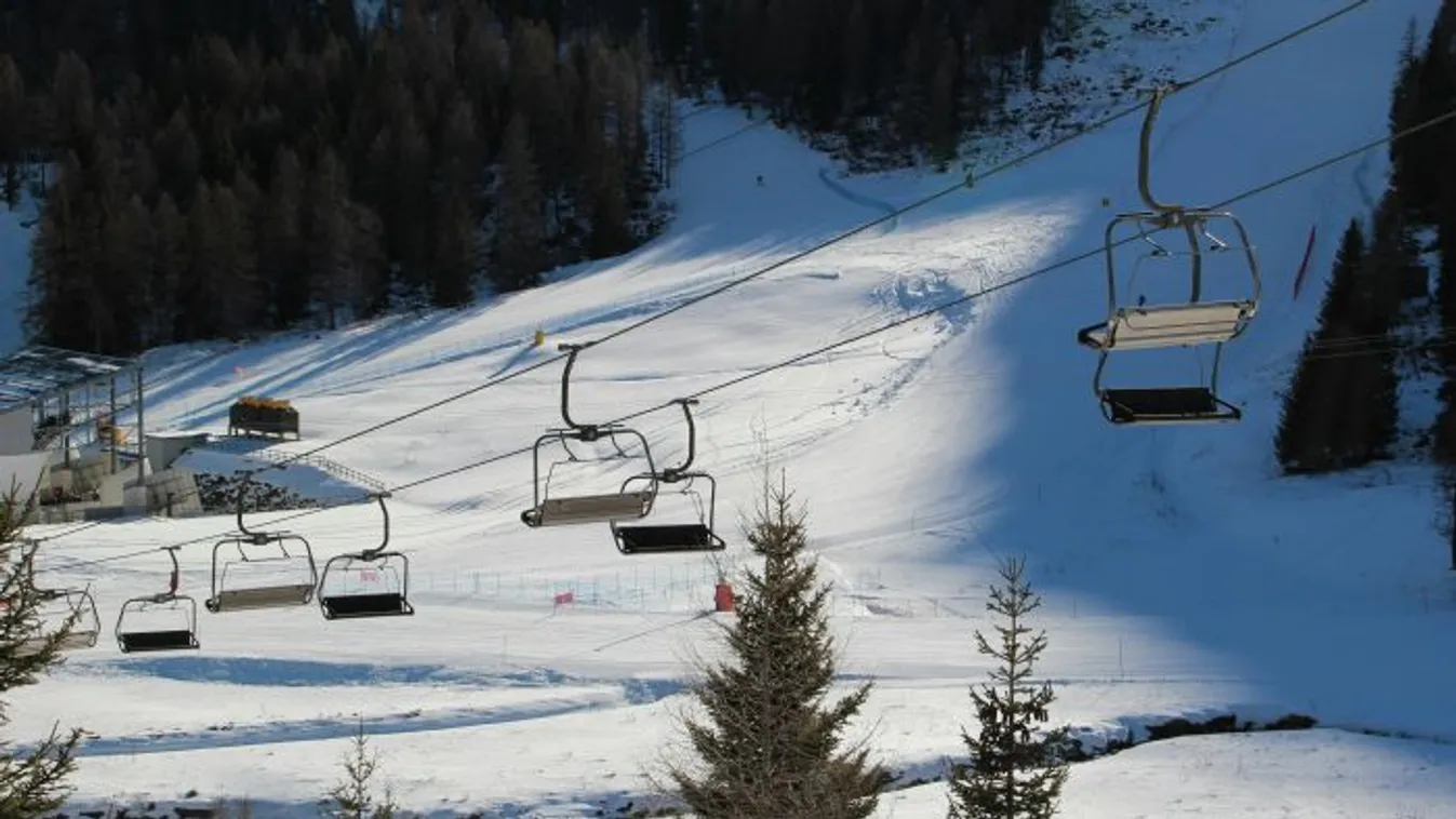 Lecsúszott a libegőről, 7 métert zuhant a halálba