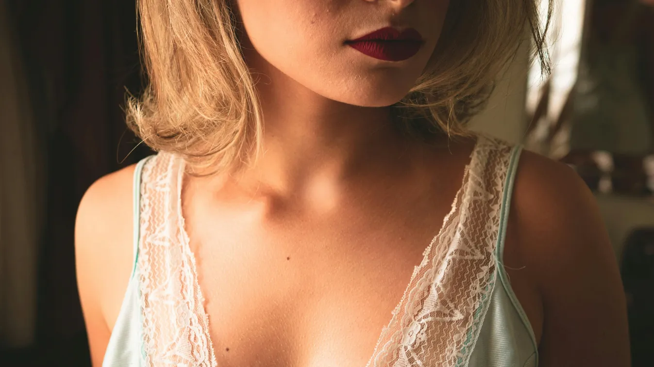 Hihetetlen összegekért tölt el időt férfiak társaságában