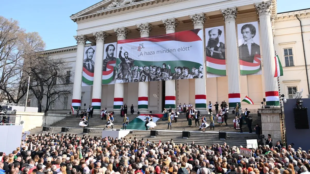 Március 15. - Állami díszünnepség a Múzeumkertben  
