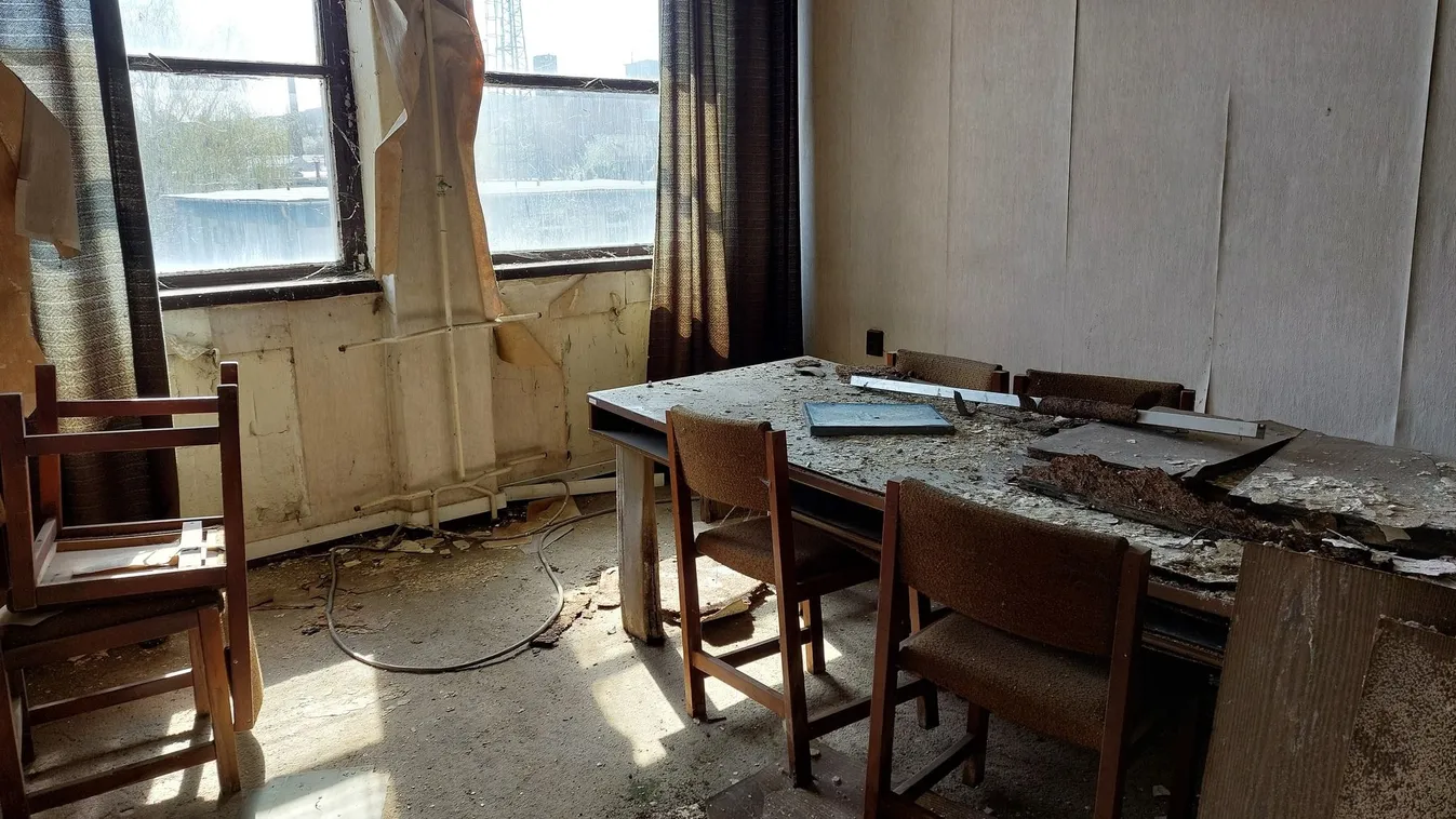 Mindent hátrahagyva tűntek el a magyar irodaház dolgozói