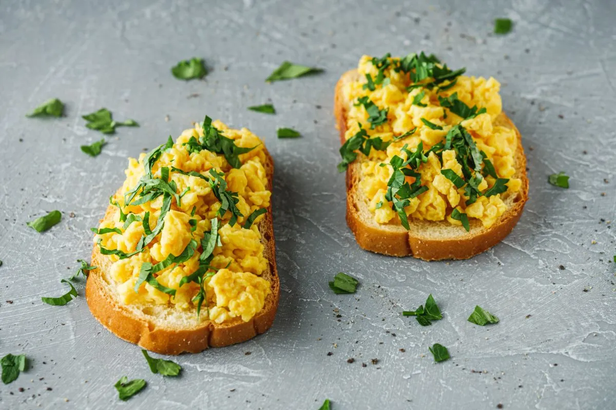 Rántotta Scrambled,Eggs,On,Toast:,A,Simple,And,Delicious,Breakfast.