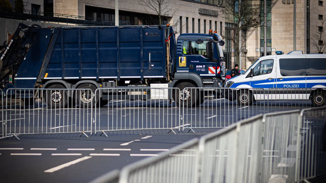 Szemeteskocsik a támadások ellen