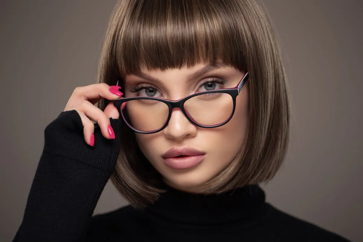 Szuperszexi frizura Portrait,Of,A,Business,Woman,In,Strict,Glasses.,Short,Haircut.