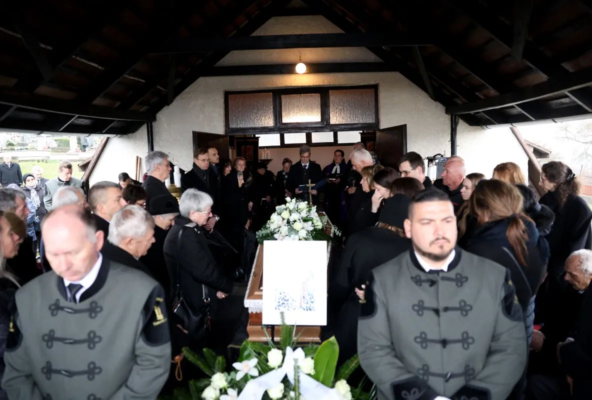 ANDRÓNYI  Kolos; BÉNYI Ildikó