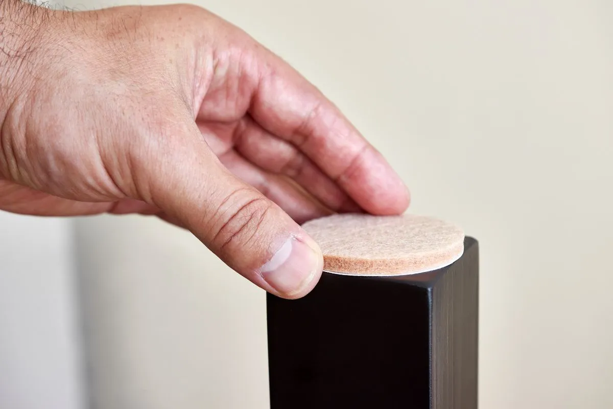 Eszméletlen To,Protect,Surfaces,From,Damage,,A,Self-adhesive,Pad,Is,Glued