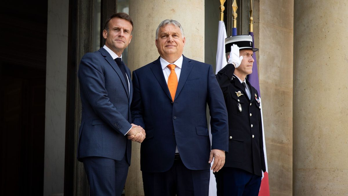 Erre a kérdésre vár választ Orbán Viktor Párizsban