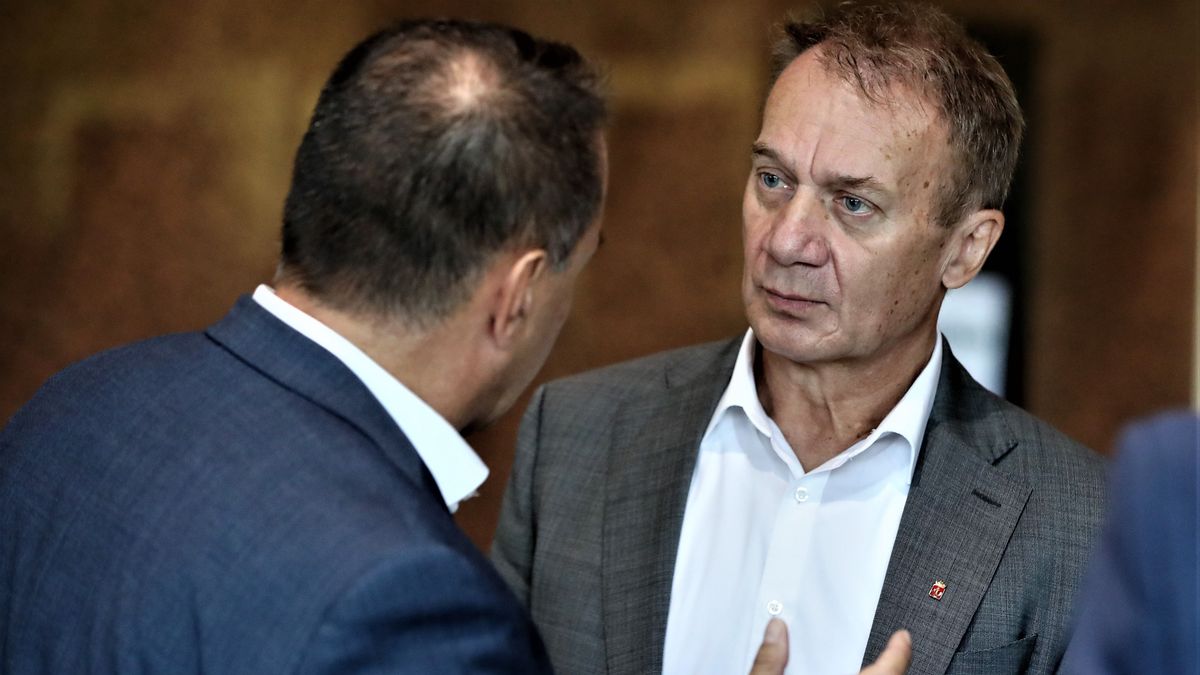 Varju László és a DK megerősödött Magyar Péterék kárára