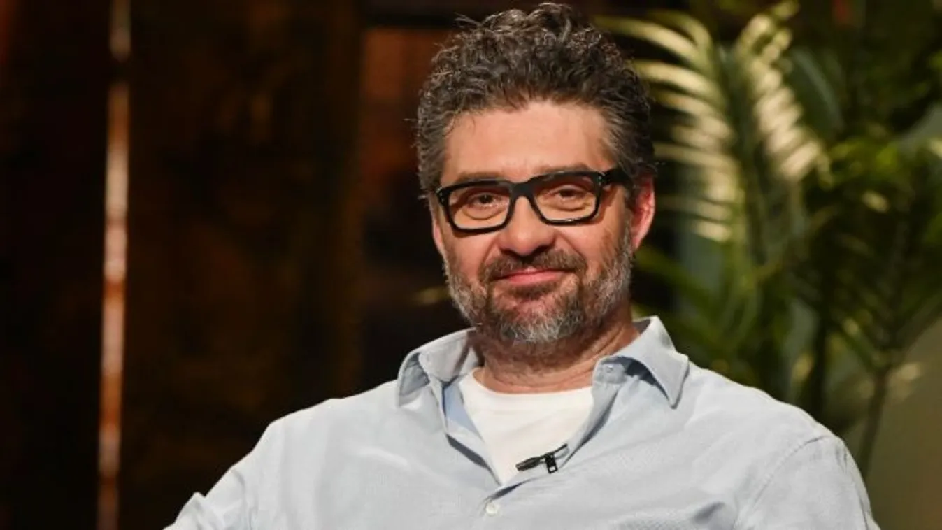 Dupla örömhírt jelentett be a Kincsvadászok sztárja