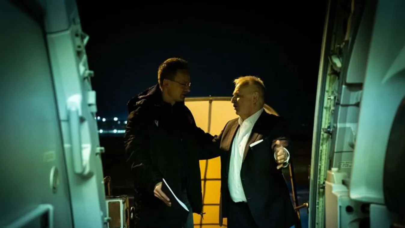 Szijjártó hajnali negyed 4-kor Moszkvába repült