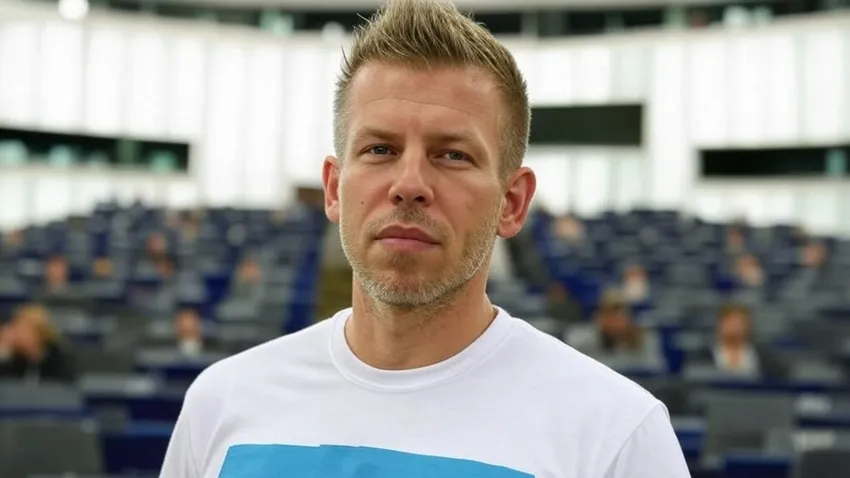 Weber Ukrajna támogatását szabta feltételként Magyar Péternek