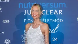 Nem semmi: csipkében villantotta meg melleit Zimány Linda