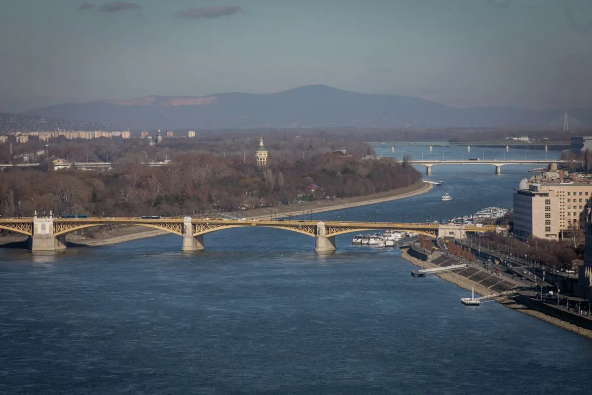 kilatas-nemzeti galeria kupola-06-BS.
Margitsziget szellem