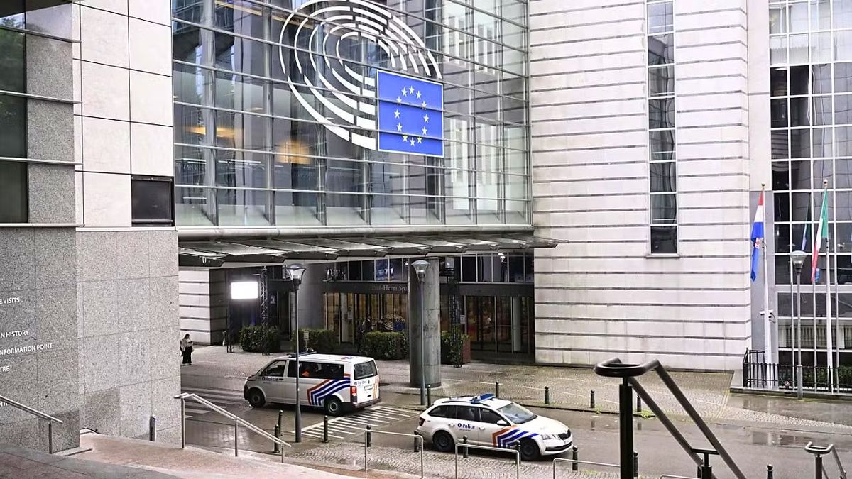 Újabb korrupciós botrány az Európai Parlamentben: 15 képviselő fogadhatott el kenőpénzeket!
