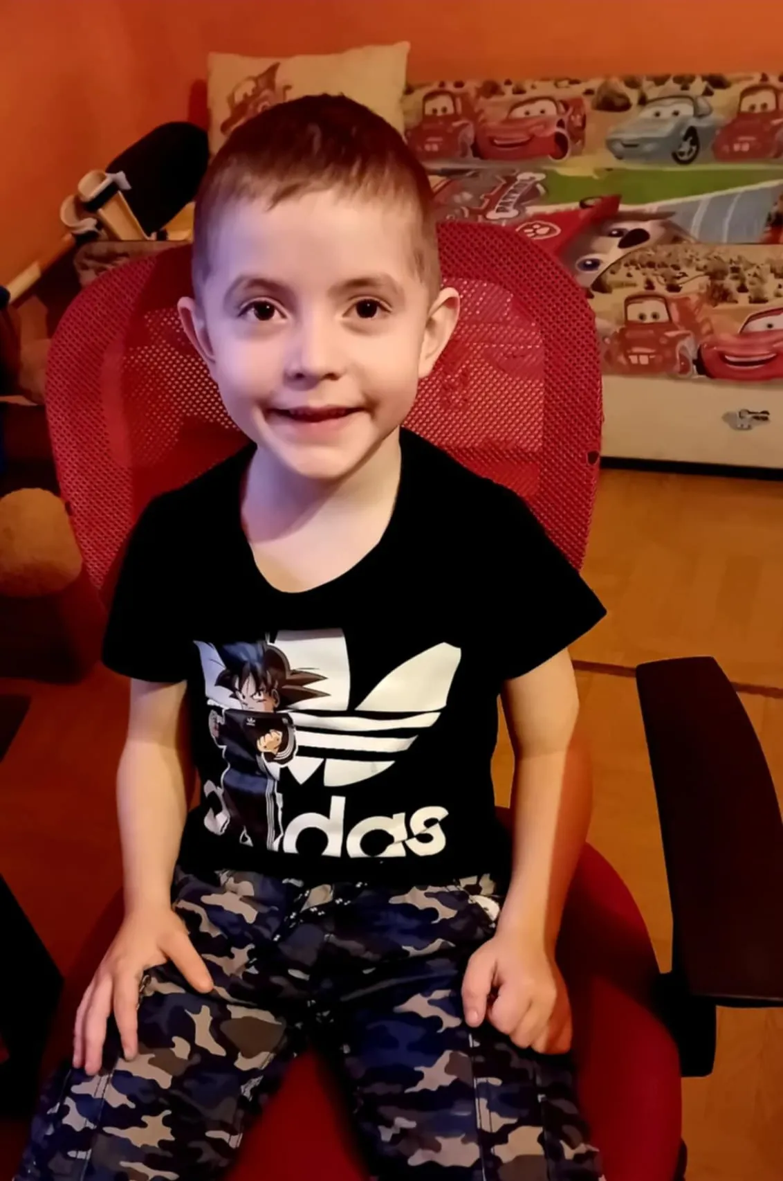 Versenyt futtnak a dongalábú Dányi Tomika szülei az idővel