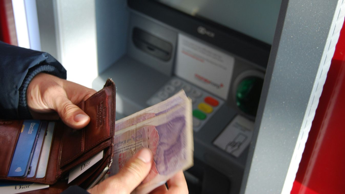 Bizarr eset: hetekre pénz nélkül maradt egy nő, miután a bankja halottnak nyilvánította