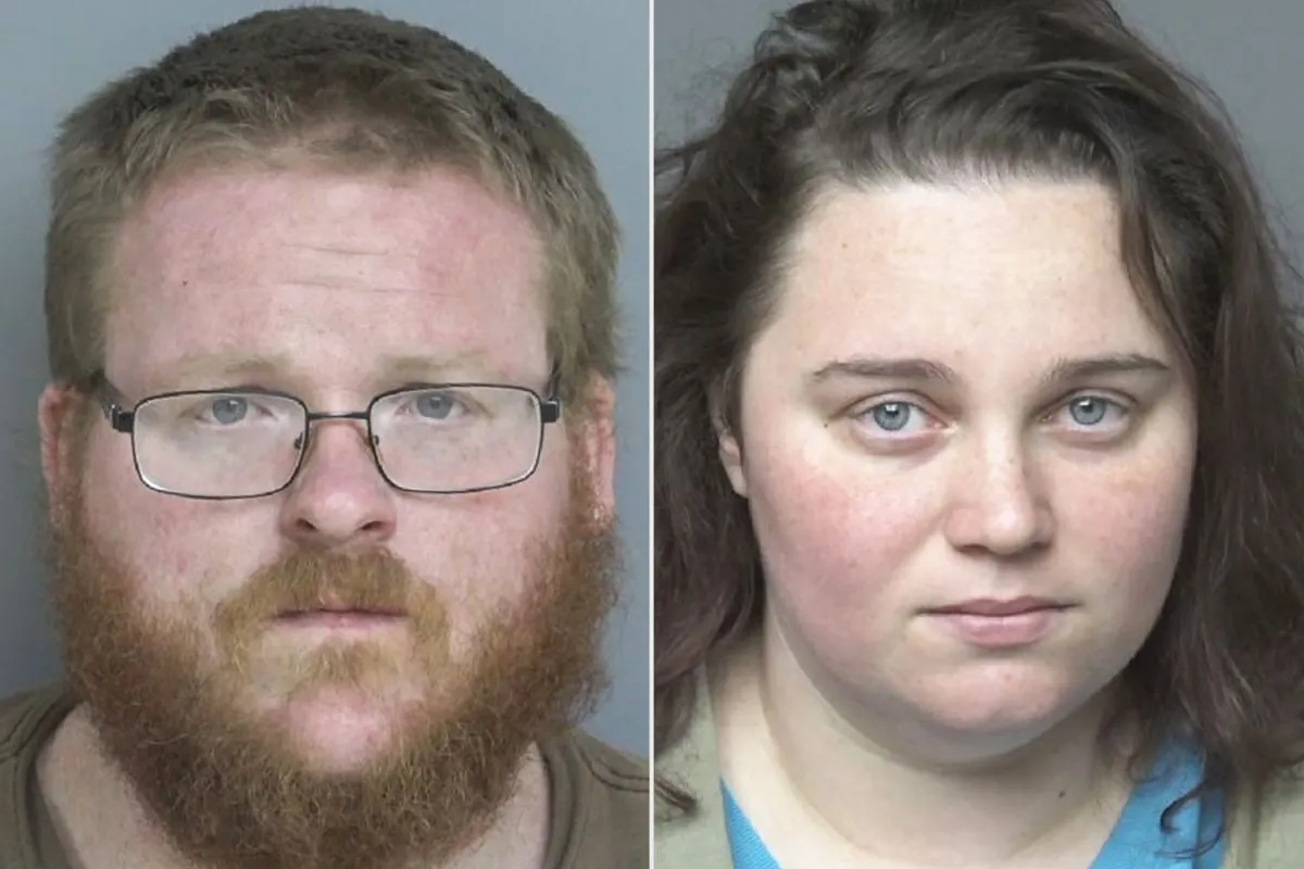 A szülők egy gondozásukban lévő személy elhanyagolásának vagy cserben hagyásának vádjával néznek szemben. 