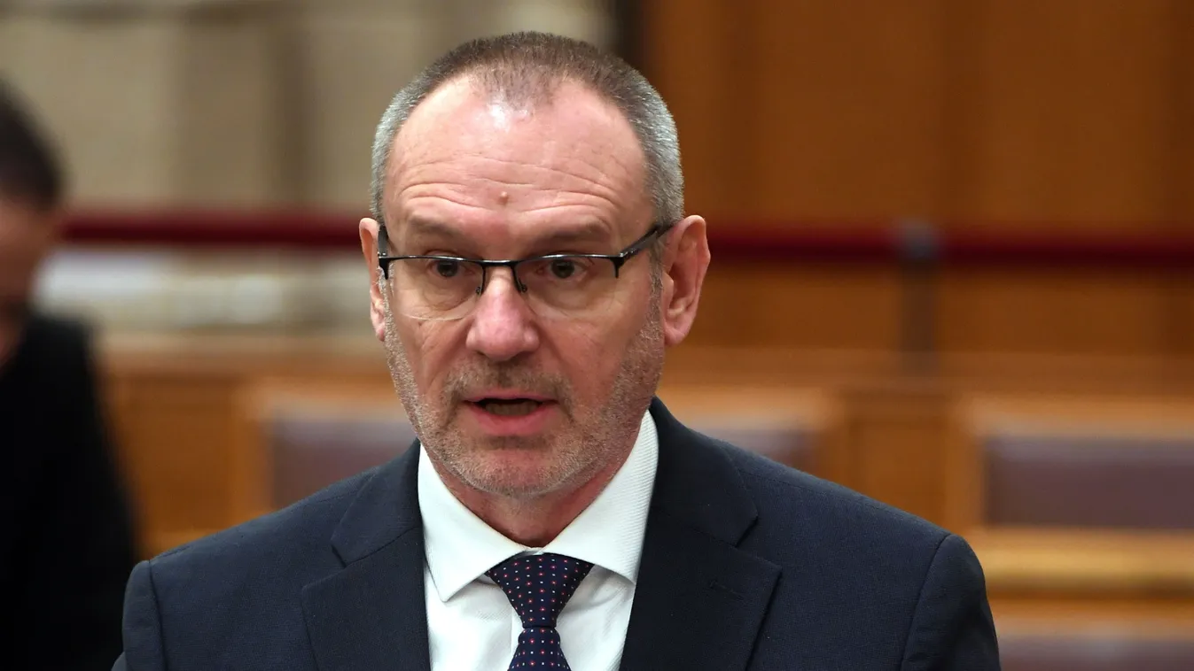 Zsigó Róbert: Mától életbe lépett a profitplafon!