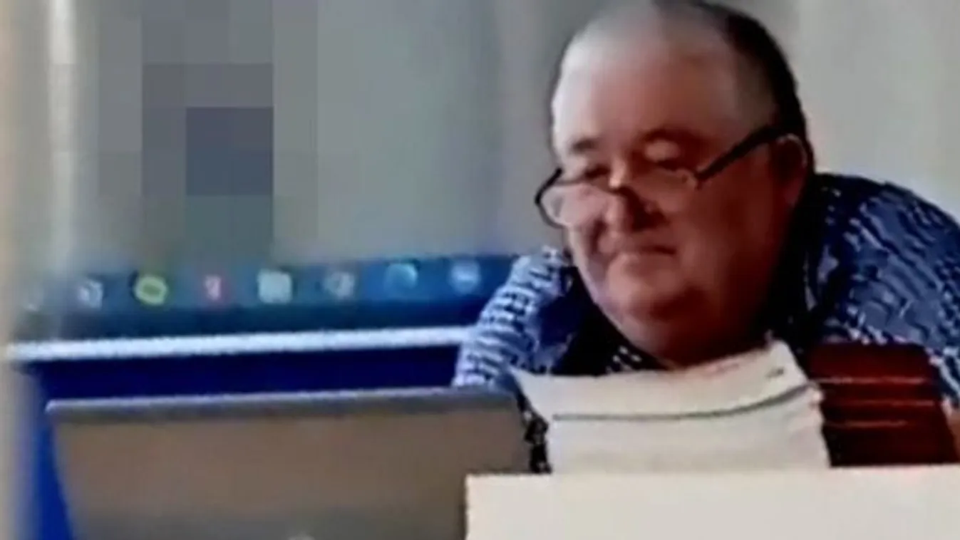Pornót nézett fizikaórán a tanár, így bukott le
