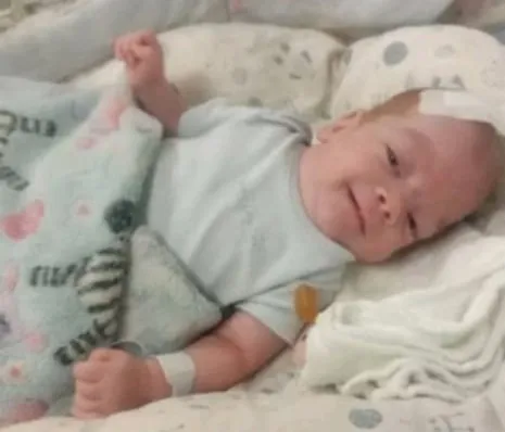 Dominik fejében négy ciszta van, amik a koponyát feszítik, és ezzel iszonyatos fájdalmat okoznak