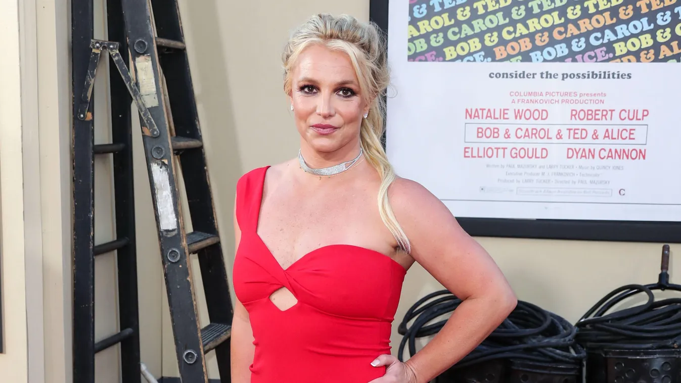 Ismét megtette: szexi fehérneműre vetkőzött Britney Spears
