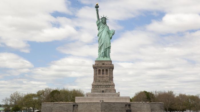Francia politikus: Amerika adja vissza a Szabadság-szobrot!