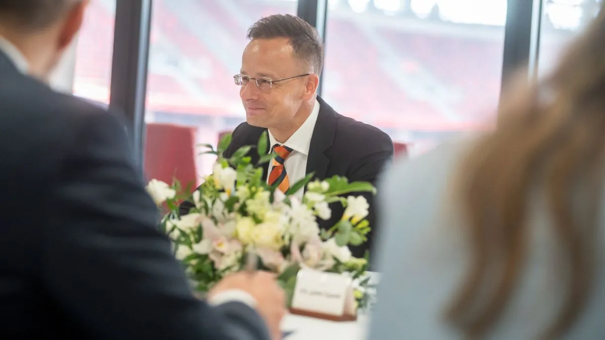 SZIJJÁRTÓ Péter; BURDUJA, Sebastian