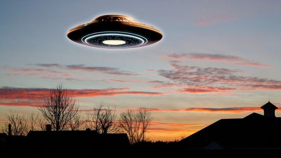 "Pontosan ugyanezt láttam pár hónapja!" Helikopter vette üldözőbe az UFO-t