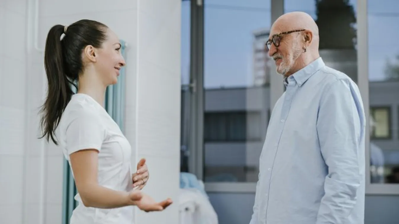 ,,22 évesen egy nyugdíjashoz költöztem"