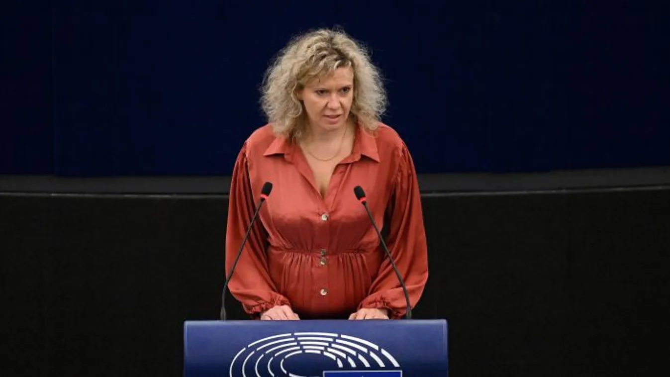 Megkaphatta a selyemzsinórt Kollár Kinga