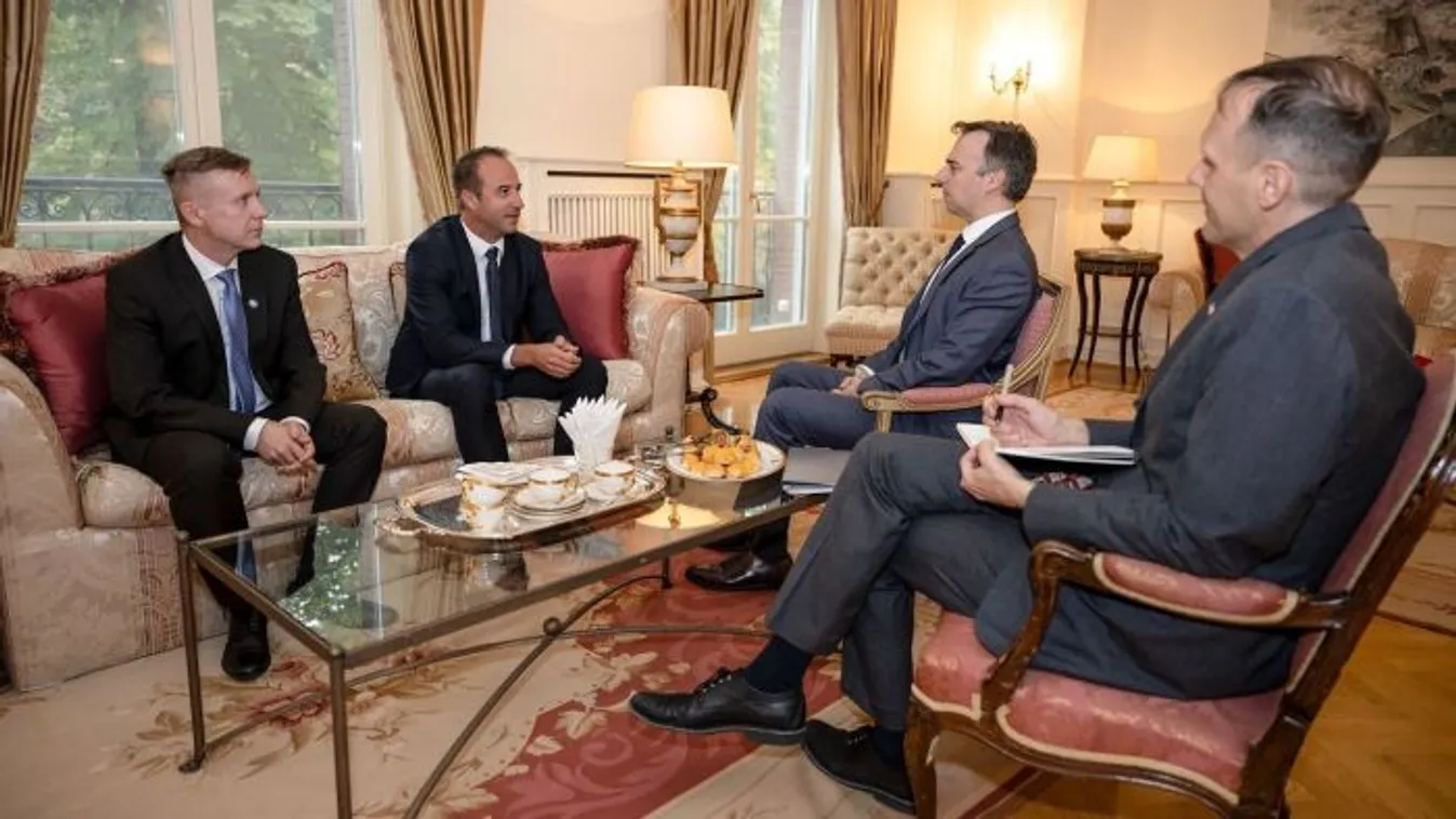 A droggyár gyanúsítottjait Pressman bírója szabadon engedte