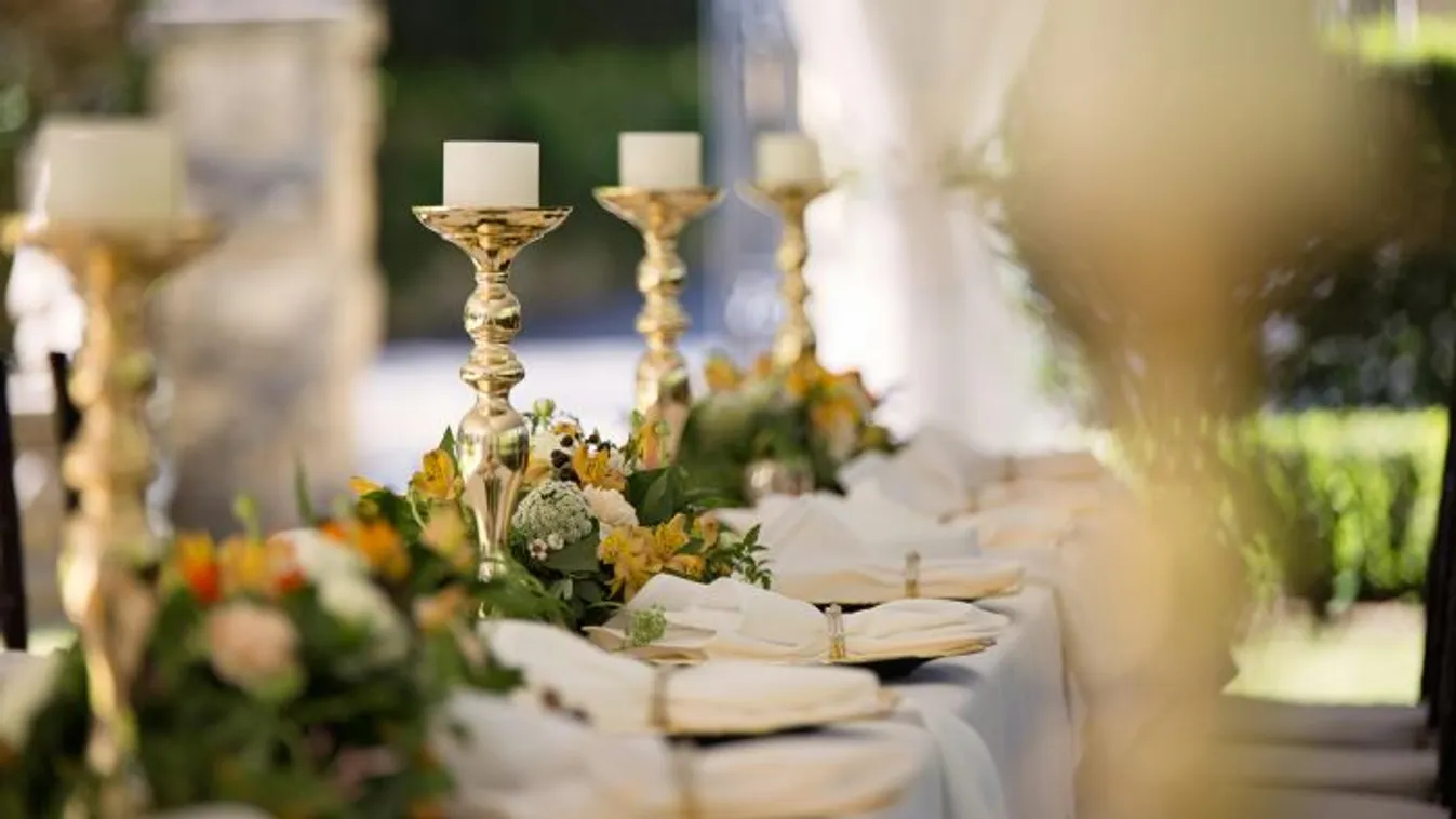  Elképesztő kéréssel sokkolta barátait az ifjú pár