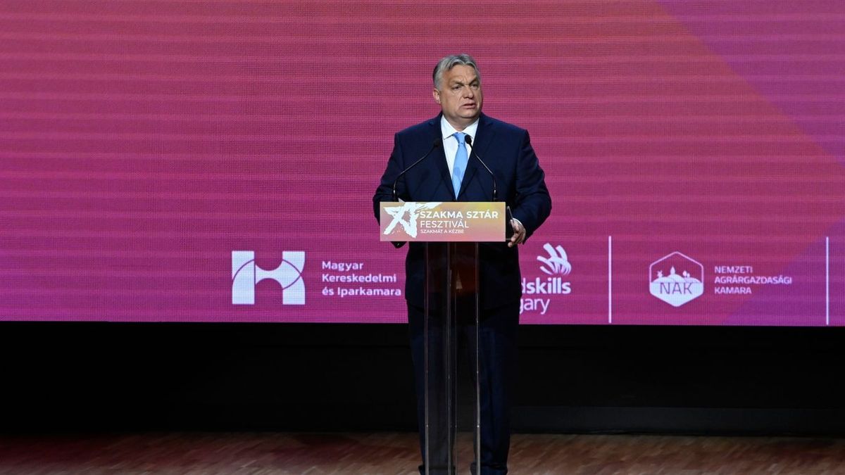 Orbán Viktor a szakmunkás fiataloknak: Ha nem akarunk a nyakunkba milliószám ukrán munkásokat, akkor szavazni kell