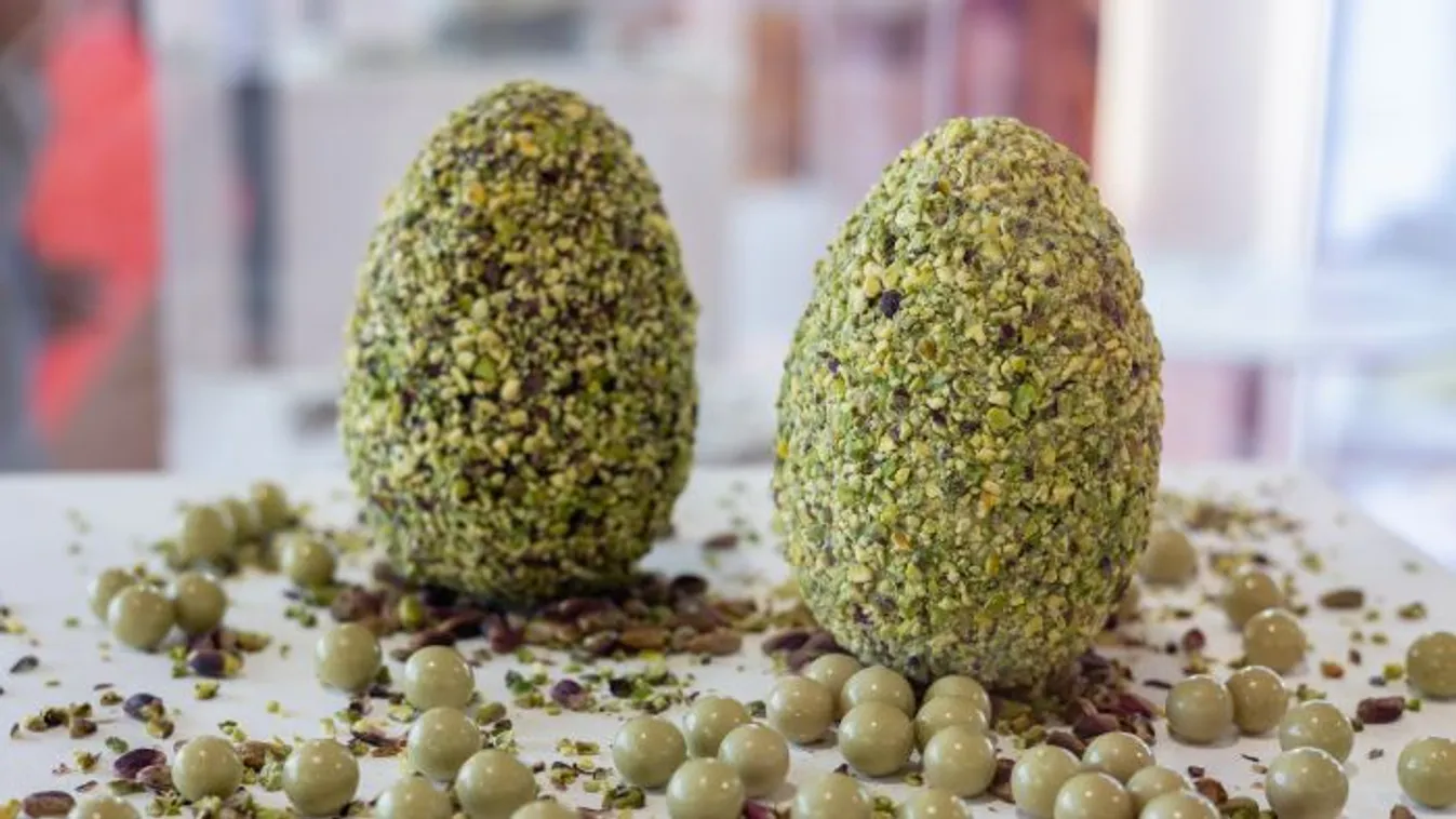 Húsvéti sláger: itt a dubai csokitojás! - Videó