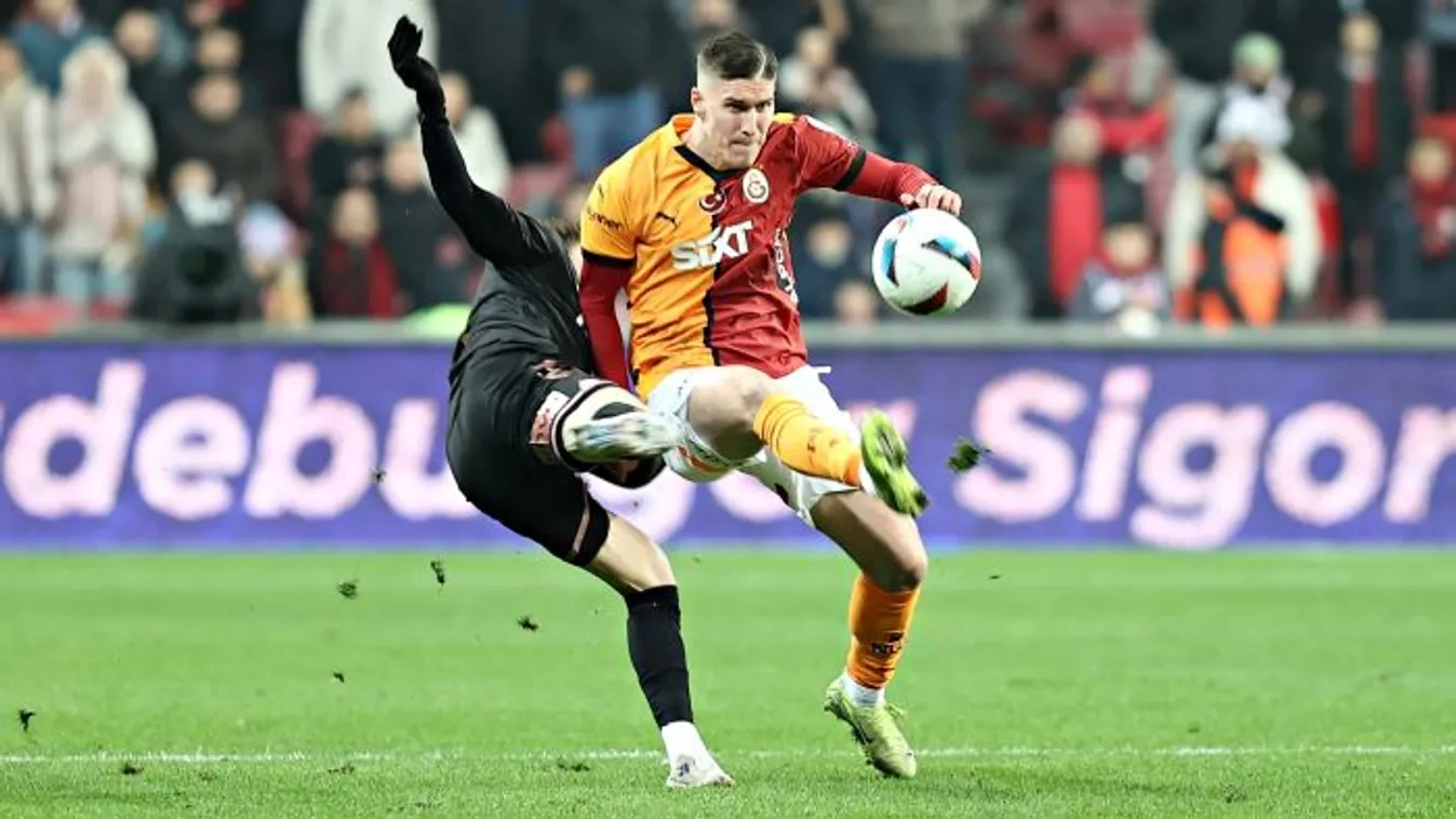 Dráma a pályán, Sallait a pokolba kívánják a törökök