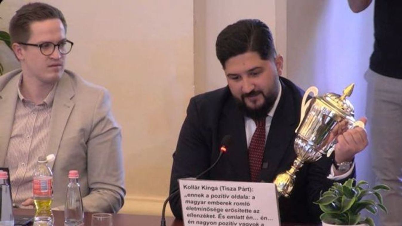Kollár Kinga trófeát kapott hazaárulásért