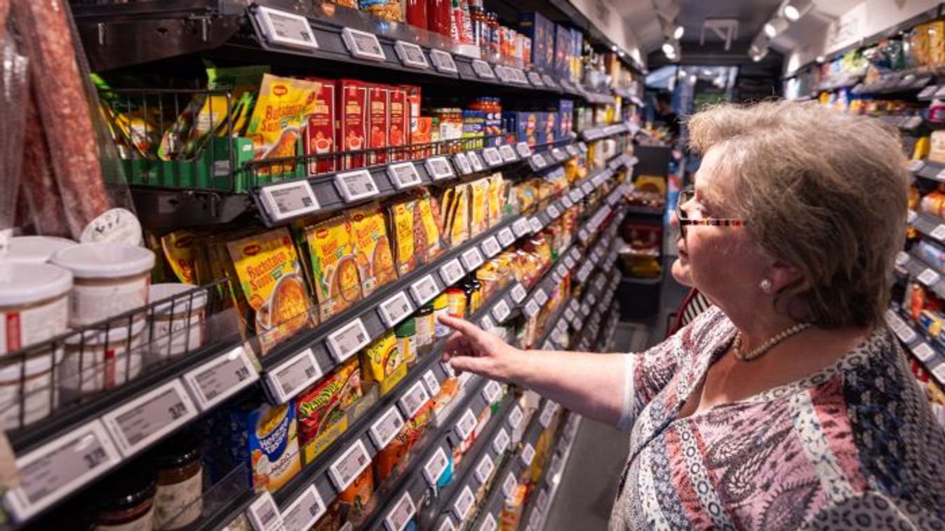 További árstopot helyeztek kilátásba, olcsóbb lehet a bankolás és a netezés is