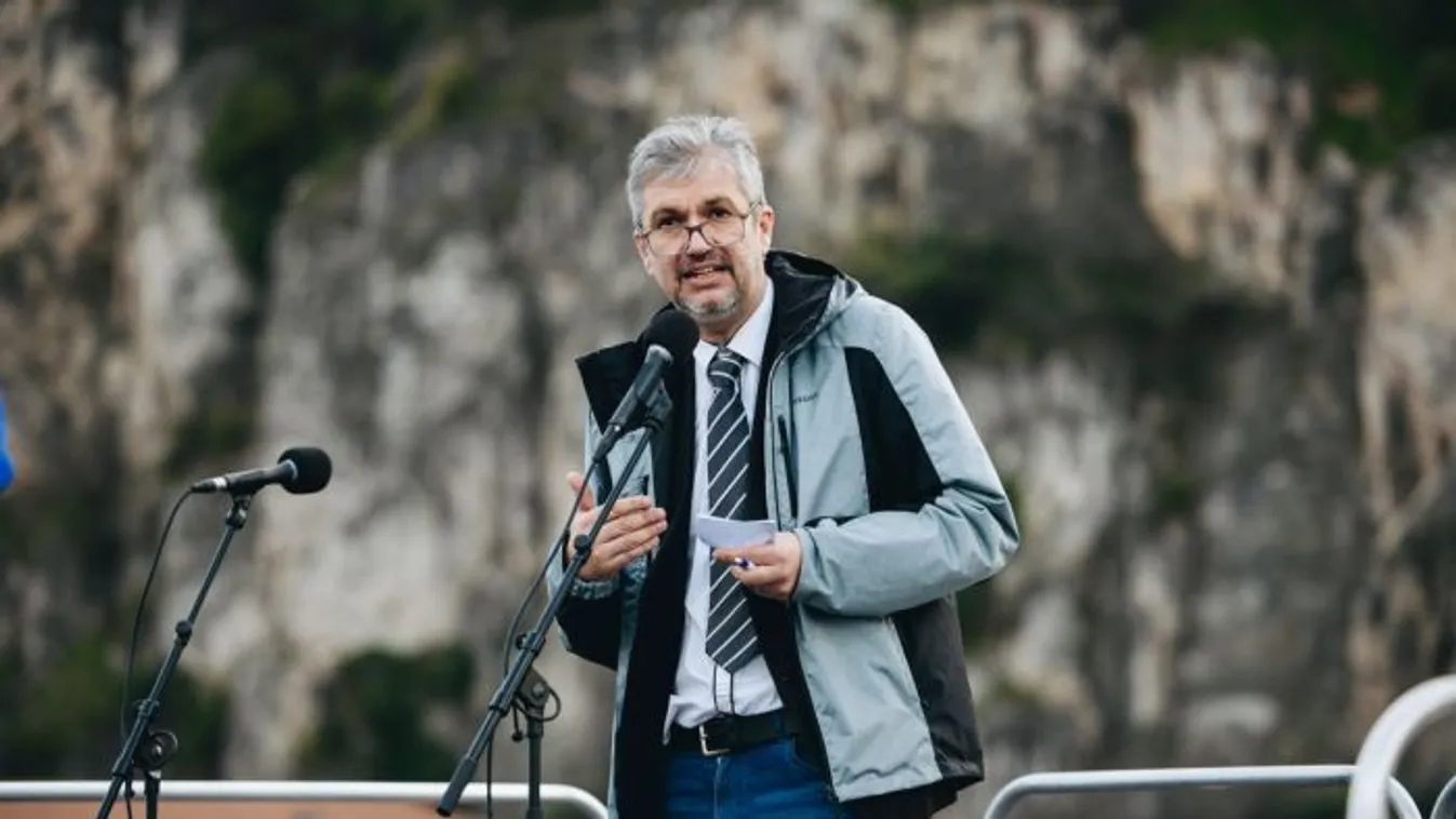 A hídfoglalók visszaélnek alkotmányos jogukkal