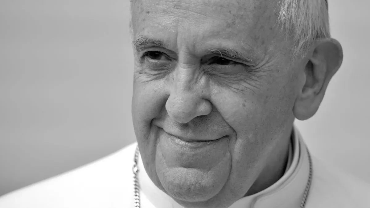 Hosszas betegeskedés után csendben tért vissza az Úr házába Ferenc pápa.