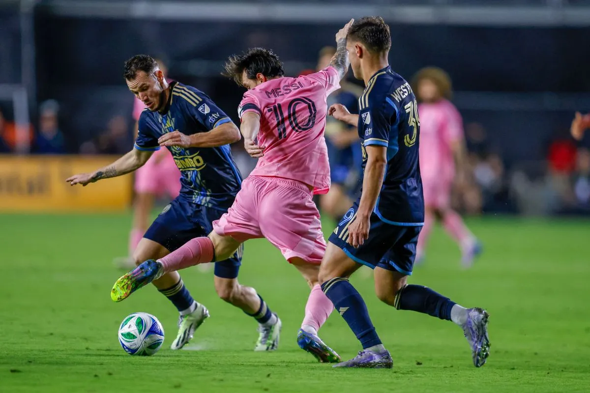 Válogatott légiósunk, Gazdag (balra) a minap Lionel Messi ellen játszott és gólt is lőtt, de a másik argentin legendánál, Maradonánál jobbnak tartja Ronaldinhót