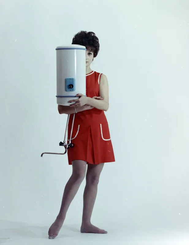 kartonruha, vízmelegítő, harisnya, Best of, ujjatlan ruha 1971