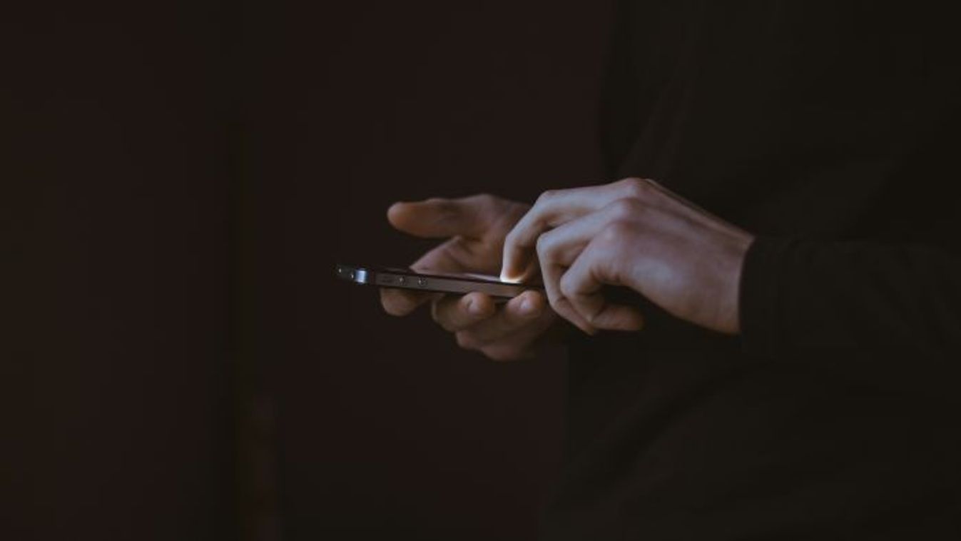,,Rájöttem, hogy párom kettős életet él, miután megnéztem a telefonját”
