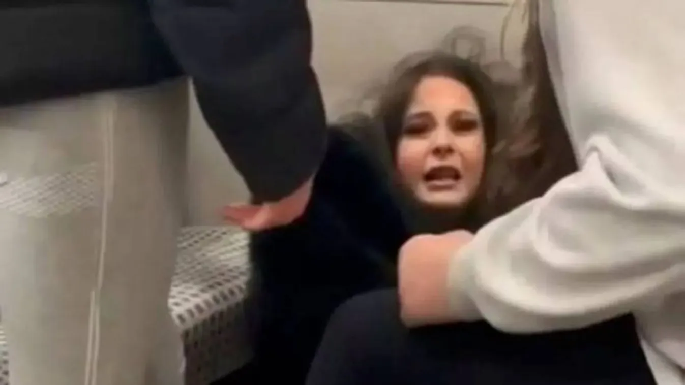 Sokkoló felvételek: két nő összevert egy 13 éves iskolás lányt a vonaton