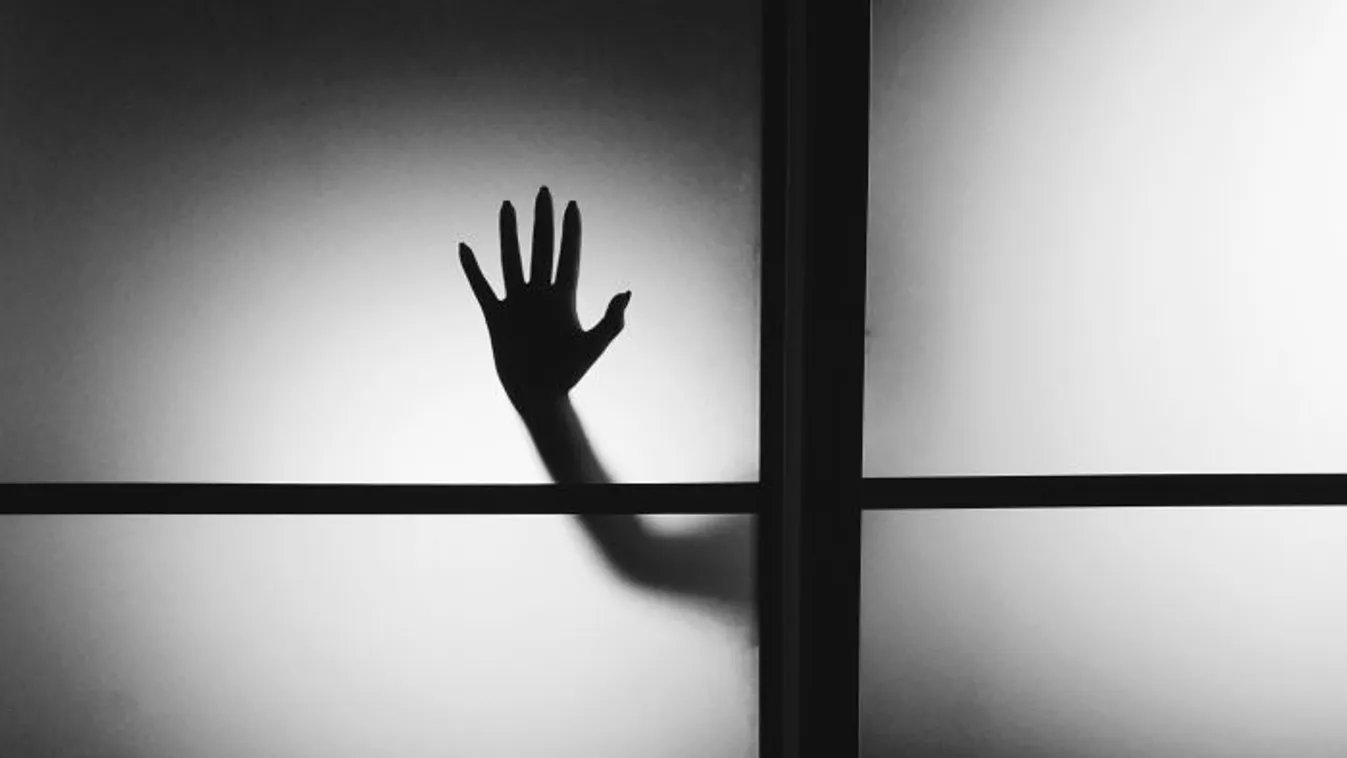 Átok üldözte Balázst, a szívét vette célba