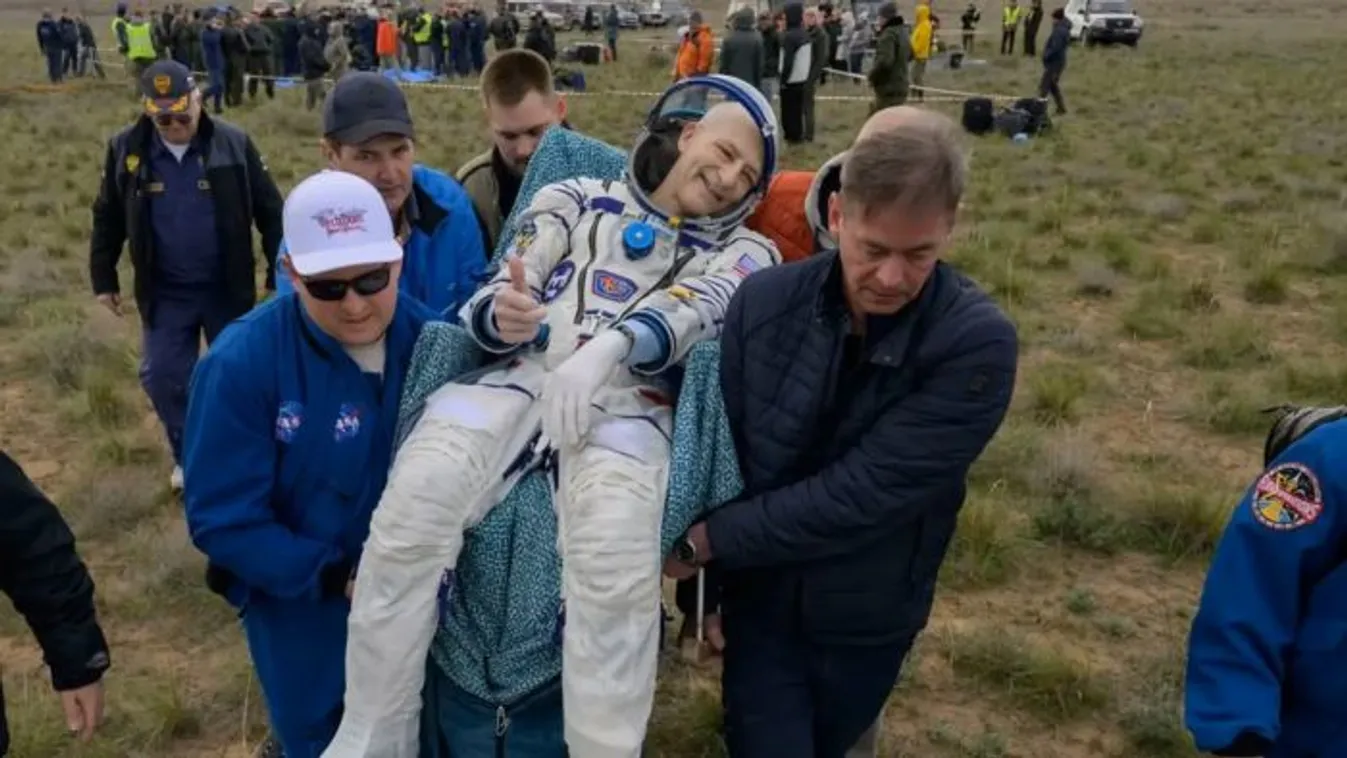 70 évesen tért vissza az űrből a NASA legidősebb úrhajósa