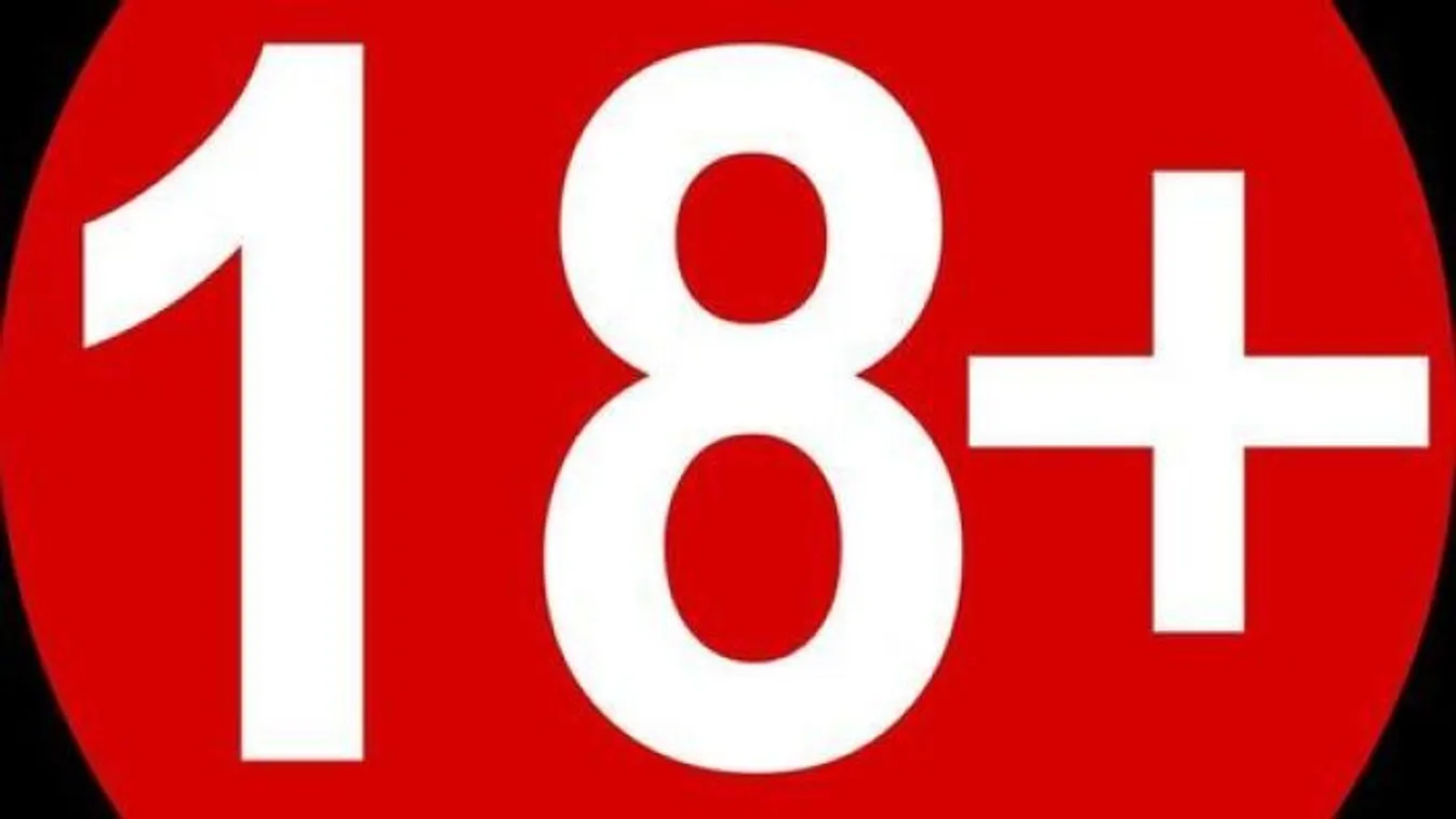 A vágyak oltárán áldozott a népszerű kebelcsoda, nyilvánosan dobta le magáról a sokat takaró ruhadarabokat - Fotó!