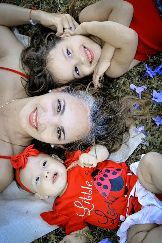 alt=Szülői hazugságokban sosem volt gyerekkorunkban